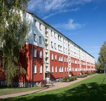 Unschlagbar günstig! 3 RW mit sonnigem Balkon - Borna