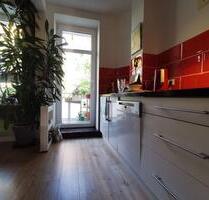 Altbau mit Stil & Charakter – Balkon, Einbauküche & Kunst - Leipzig Ost