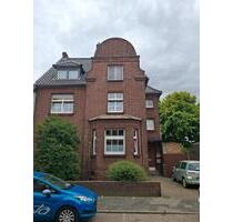 schöne Altbau-Dachgeschosswohnung mit großem Garten + Gartenhaus - Duisburg Essenberg