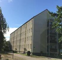 ruhig + zentral gelegene 3-R-Wohnung mit Balkon in Lucka (Thüringen) W0208