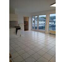 helle sanierte Maisonettewohnung mit Balkon - Langenhahn