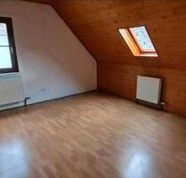 Dachgeschosswohnung - 800,00 EUR Kaltmiete, ca.  63,00 m² in Rottenburg am Neckar (PLZ: 72108)