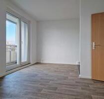 Attraktive Wohnung mit Balkon und offener Küche im Herzen der Stadt ! 