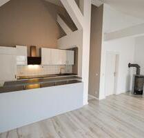 Exklusive 4-Raum Dachgeschosswohnung mit Kamin - Stillvolle Villa. - Zwickau