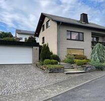Wunderschönes Einfamilienhaus 5Z. EBK,Garage,Balkon,Garten 160qm2 - Hallenberg