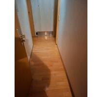 Dachgeschoss Wohnung für pendler - Solingen Ohligs