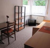 Ein möbliertes Zimmer in 4-Raum Wohnung in Erfurt ab September.