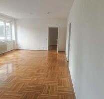 HELLE 4ZW WOHNUNG BALKON WANNENBAD EBK GÄSTE WC KINDERFREUNDLICH DURCH GROSSER GARTEN ZUR MITBENUZTUNG RUHIGE ZENTRALE LAGE SCHEIDSTRMARBACHWEG U 5 BUS M34 ALLE ZIMMER TAGESLICHT AUCH WG PAAR+1 - Frankfurt am Main Mitte-Nord