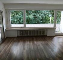 Schöne 2-Zimmerwohnung-mit Blick ins Grüne-Balkon-überdachte Tera - Solingen Mitte