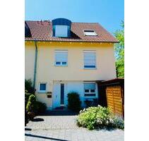 DHH in Erlangen zu vermieten - 2.150,00 EUR Kaltmiete, ca.  145,00 m² in Erlangen (PLZ: 91052) Am Anger