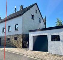 Charmante Doppelhaushälfte mit kleinem Garten und Garage - Friedrichsthal