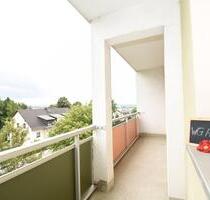 Sehr schöne, großzügige 2-Raum-Wohnung! Ab sofort vermietbar! Keine Kaution fällig! - Hohenstein-Ernstthal