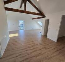 Rehlingen-Siersburg: helle, moderne 3 ZKB-Dachgeschoss-Wohnung