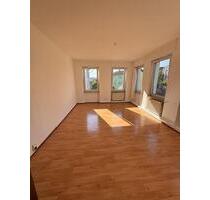 3 Zimmer Wohnung 85qm im 1 Stock + kleinem Balkon - Pforzheim Nordstadt