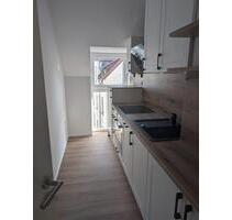 Hannover-Kleefeld: Kernsanierte 3-Zi.-Altbauwohnung, Top-Lage EBK