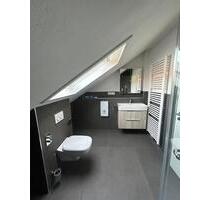 Moderne 3-Zimmer-Dachgeschosswohnung mit Balkon - Murrhardt