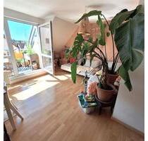 SONNIGES KUSCHELNEST UNTERM DACH MIT BALKON! 3-Zi.-Wohlfühl-Whg. in Wendelstein!