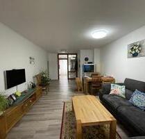 Schöne 3 - Zimmer Wohnung mit Balkon.frisch Renoviert - Kölln-Reisiek