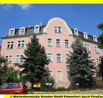 Helle geräumige 3-Raum Wohnung in Cotta mit Badewanne - Garage möglich !!! - Dresden