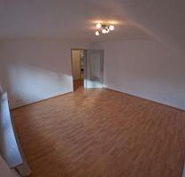 Provisionsfrei: Renovierte 2-Zi Dachgeschosswohnung - Bietigheim-Bissingen
