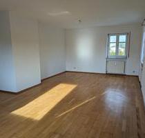 Helle 3-Zimmer-Wohnung mit großem Balkon in Johanniskirchen