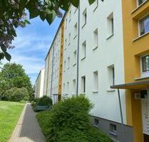 Attraktive 2,5 Raumwohnung mit Balkon im grünen Wohngebiet - Borna