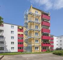 Neues Badezimmer und WC - Geräumige 3-Zimmer-Wohnung in Duisburg zum 01.07!