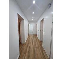 *RENOVIERTE* 3-Zi-Wohnung mit Balkon und Garage - Nürnberg Rabus