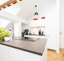 Frei ab 01.07.2025 * Altbau-Charme im Dachgeschoss * Alt-Perlach * - München Ramersdorf-Perlach
