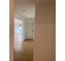 Erstbezug: moderne 3-Zimmer-Wohnung mit Einbauküche t - Ellenberg