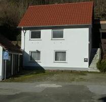 Freistehendes Einfamilienhaus 4 Zimmern großes Garage 694qm Boden - Hildesheim