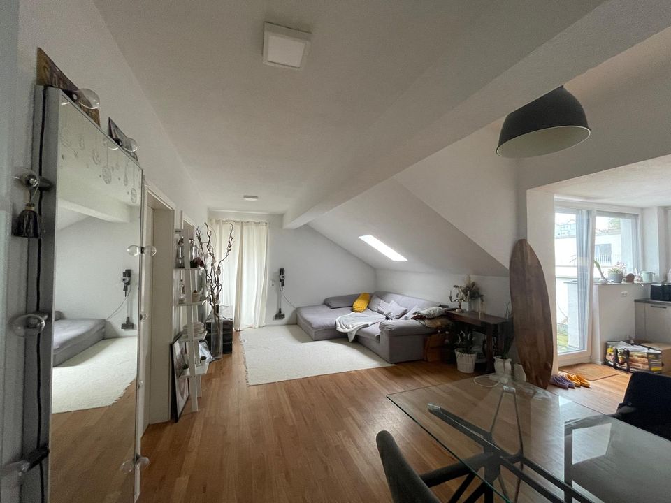 DG Wohnung zu Vermieten - 1.050,00 EUR Kaltmiete, ca.  75,00 m² in Erdmannhausen (PLZ: 71729)