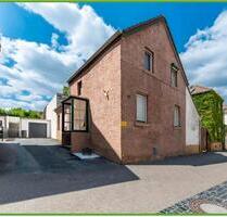 Schnuckliges Einfamilienhaus mit riesigem Garten & Garage - Eschweiler