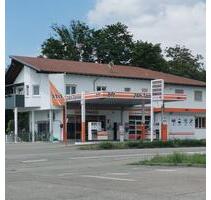Tankstelle mit 2 Wohnungen und 5 Garagen - Kenzingen