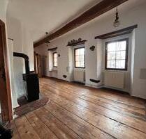 3-Raum-Wohnung mit „Rittersaal“ – 70 qm – zentral & historisch - Neustadt an der Orla
