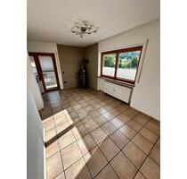 Sonnige 3,5 Zimmer-Wohnung mit Balkon, Kamin und Dachterasse - Obernburg am Main