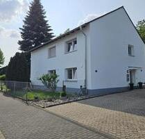 Zweifamilienhaus mit 2 Garagen und großem Garten - Neuwied Block