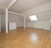 Große, NEU renovierte 3-Raum-Maissonette-Wohnung im Dachgeschoss - Zwickau Zwickau-Nord