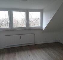 1 Zi. DG-Appartement mit Duschbad und EBK im 4.OG in Rath - Düsseldorf Stadtbezirk 6