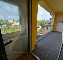 großzügige 3-Zimmer Wohnung mit Balkon und Blick über Crimmitschau, Erstbezug nach Sanierung