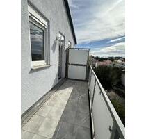Ruhiges Wohnen im Dachgeschoss - Renovierte, geräumige 2-Raum-Wohnung mit Balkon und Außenstellplatz in Frienstedt! - Erfurt Andreasvorstadt