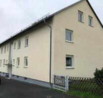 Gepflegte 3 ZKB-Mietwohnung im 1. OG mit Balkon, Nähe Gymnasium - Selb