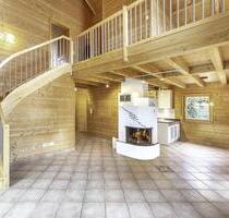 Geschmackvolles, energieeffizientes Massivholzhaus mit 3 Schlafzimmern und Wintergarten zur Miete - Bayerbach Bei Ergoldsbach