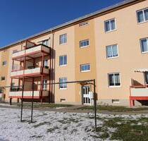 Frisch renoviert - geräumige 3-Raum Wohnung mit Balkon im Dichterviertel! - Altenburg