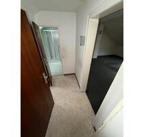 helle Dachgeschosswohnung - 200,00 EUR Kaltmiete, in Essen (PLZ: 45279) Stadtbezirk VII