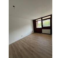 Helle modernisierte 2-Zimmer-Wohnung mit Balkon in Ludwigshafen am Rhein
