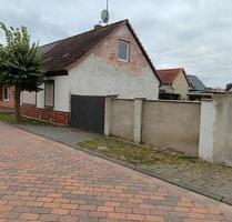 Doppelhaushälfte - 69.000,00 EUR Kaufpreis, ca.  85,00 m² in Schönhausen (Elbe) (PLZ: 39524)