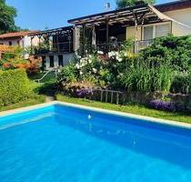 Wochenendgrundstück (Eigentumsland) mit Pool & massiven Bungalow - Döbeln