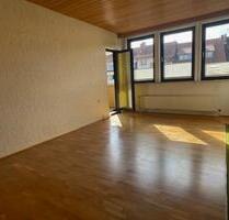 Sonnige 3-Zimmer-Whg., EBK, neues Bad, Südbalkon, zentral - Hildesheim