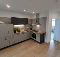 3-Zimmer 80m², neue Einbauküche, Schallschutzfenster, modernes Ba - Suhl Aue 1